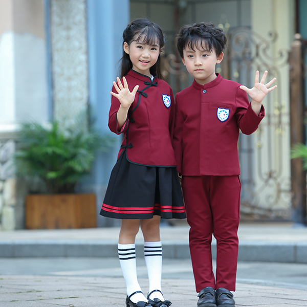 小孩子幼兒園園服選購要注意哪些問題